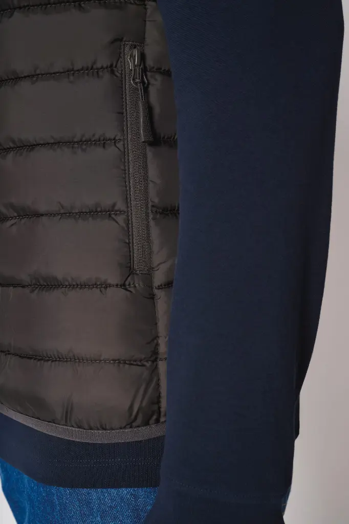 IB6172_detail3.webp