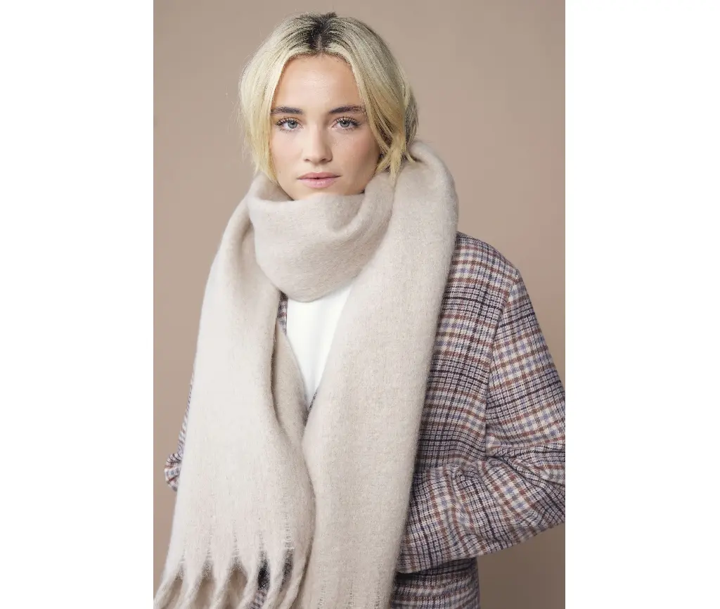 FLUFFY SCARF BEECHFIELD